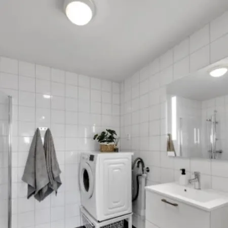 Moderne Hybel Naer Naturen - Gratis Parkering!