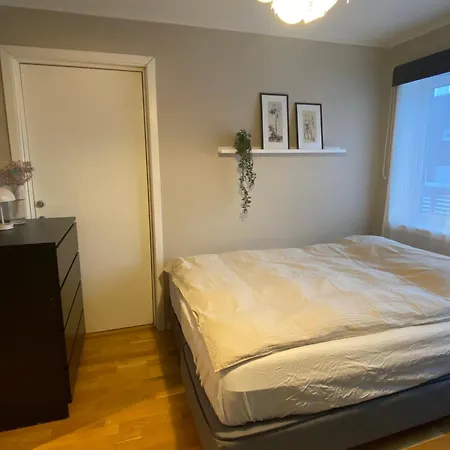 Moderne Hybel Naer Naturen - Gratis Parkering! Apartment