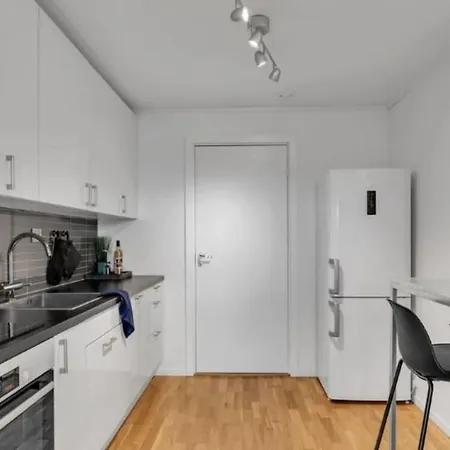 Moderne Og Privat I Tromso- Gratis Parkering!